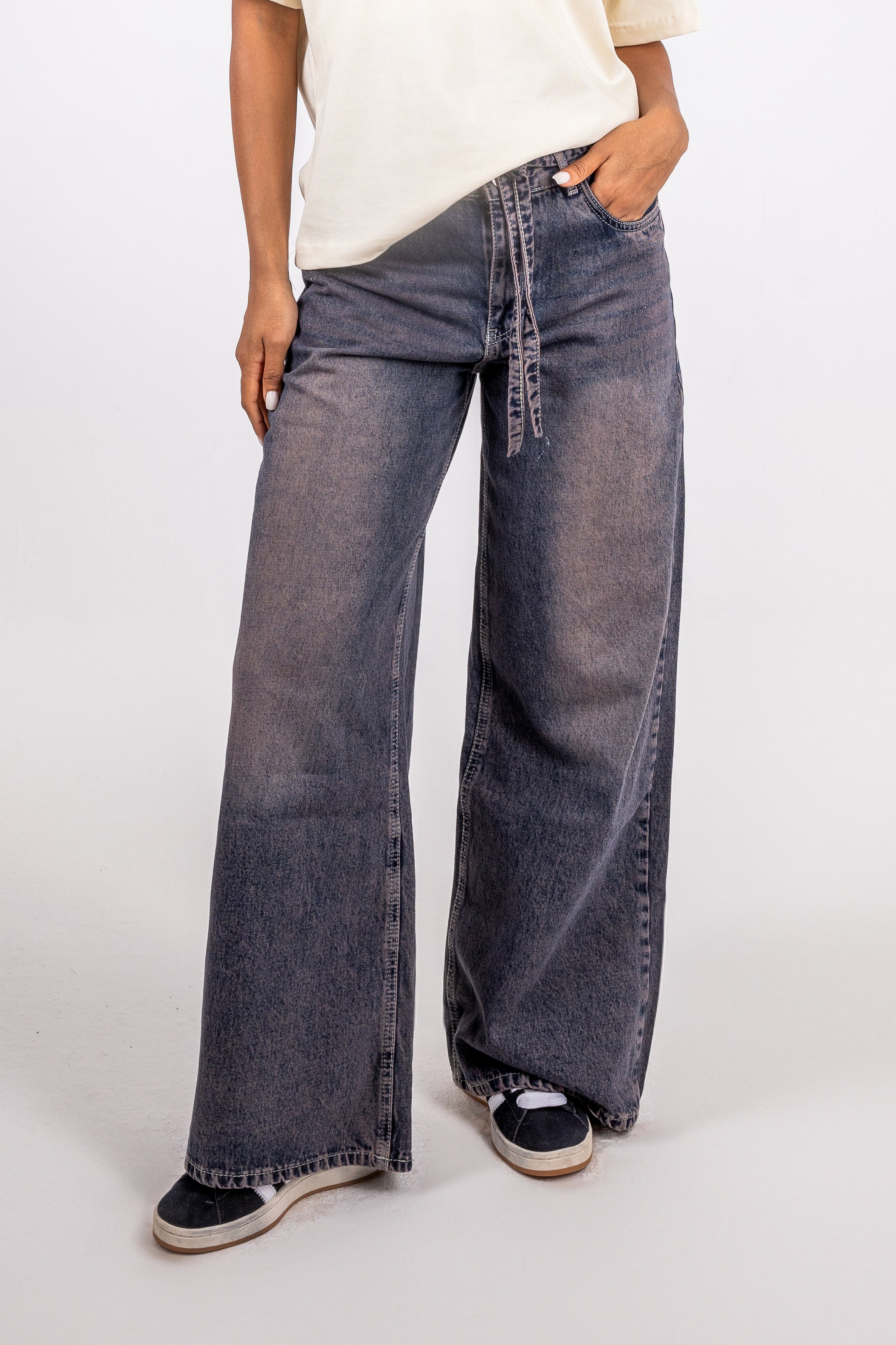 Wide-Leg Belt Denim