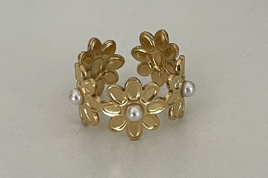 Dainty Flower Pearl Ring - Stainless Steel